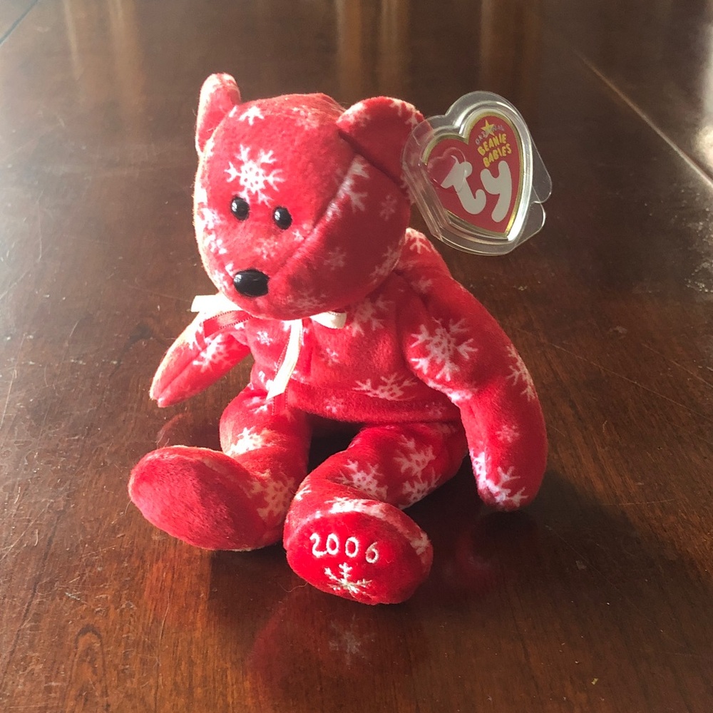 Ty Beanie Babies Snowbelles the Bear Red Christmas Plush 2006